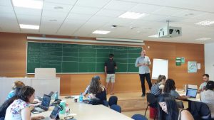 Dr. Yancy Vaillant leads debrief on Priorat field trip.